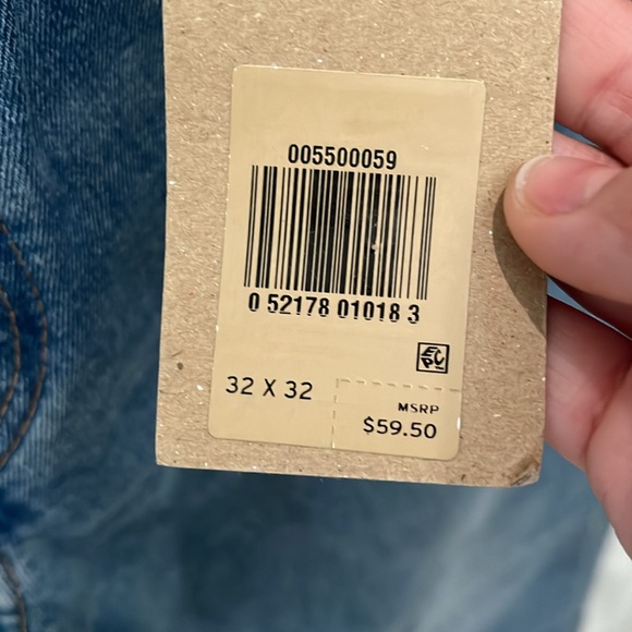 LEVI’S Women’s 550 Relaxed 32 x 32 Blue Jeans NWT - Picture 6 of 16